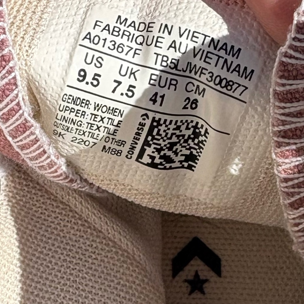Converse Chuck Taylor All Star 70 Hi Vintage Canvas Sneakers in Mauve Pink - Picture 5 of 6